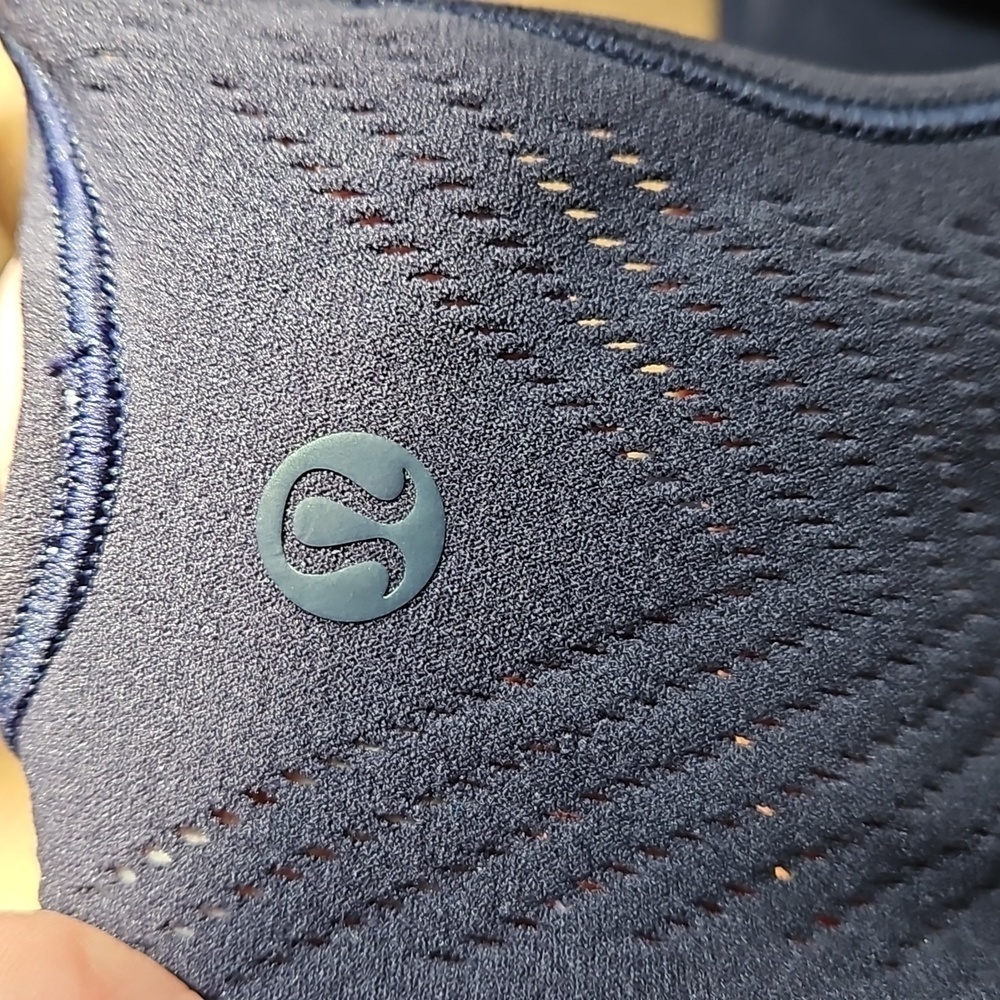 Lululemon midnight blue perforated "Reveal" racerback athletic tank top - Picture 9 of 11